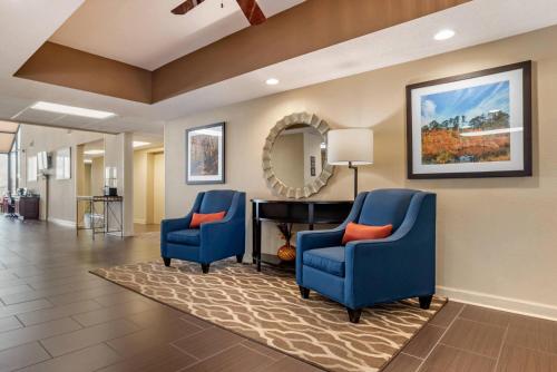 Comfort Inn Pearl - image 13