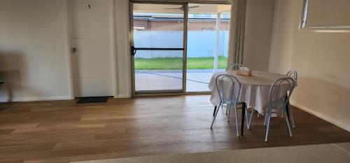 Room In Dubbo With Queens Beds in Dubbo
