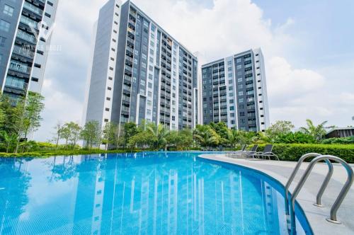 MayaBay Residence SplashMania GamudaCove by Sleepy Bear  in Bandar Gamuda Cove