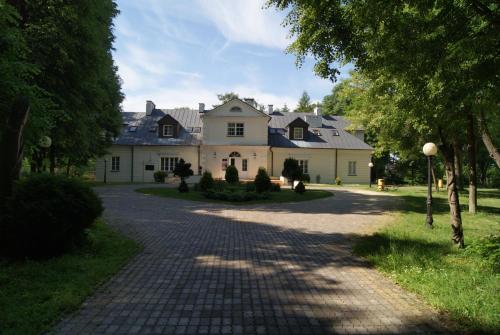 Roskosz Zespół Dworsko Parkowy