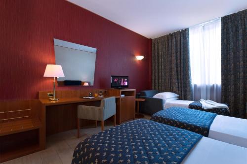 Hotel Parma & Congressi CDH Hotel Parma & Congressi is perfectly located for both business and leisure guests in Parma. The property offers guests a range of services and amenities designed to provide comfort and convenience