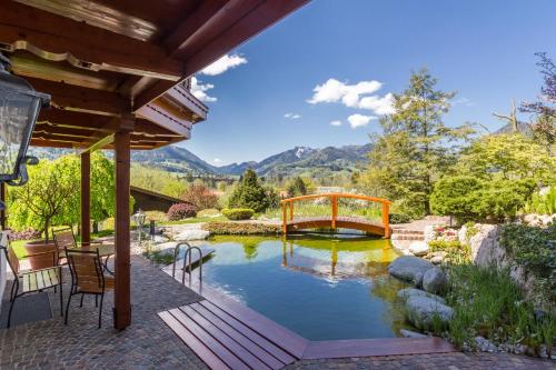 Apartment with Mountain View