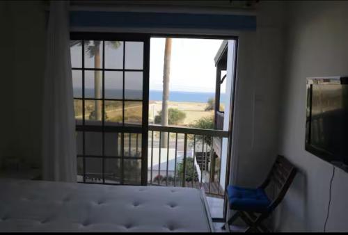Sea view maisonette on coastal road, Zygi in Zygi
