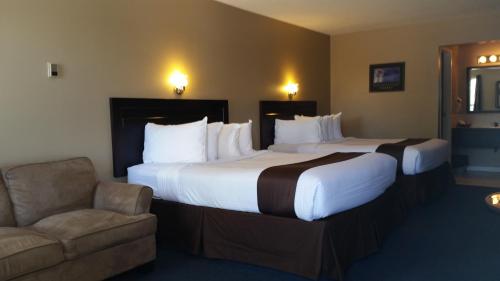 Chinook Country Inn - Accommodation - Sundre