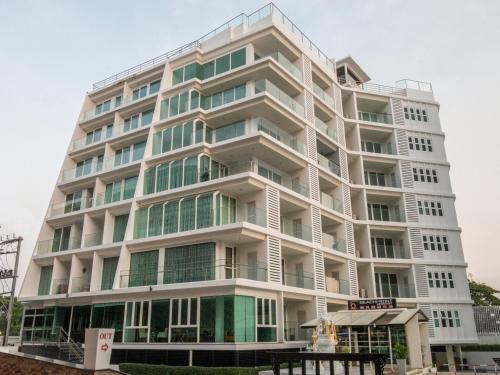 Beach Front Jomtien Residence Condominium Beach Front Jomtien Residence Condominium