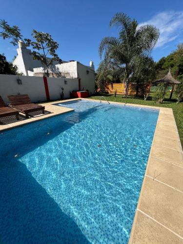 Casaquinta con en Paso con parrilla y piscina