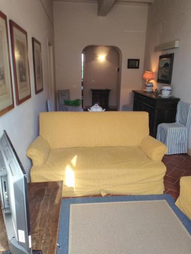 Lauretta 2