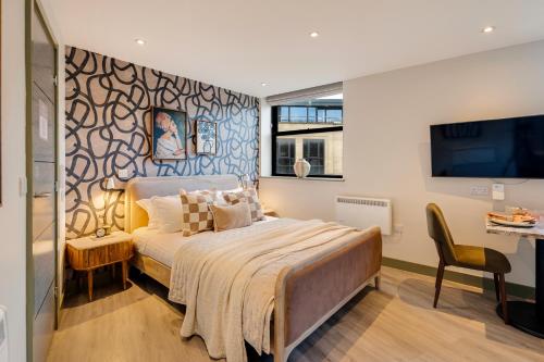 1 queen bed