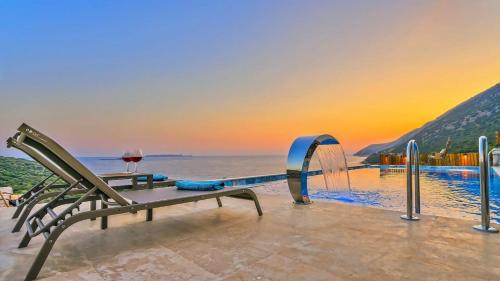 Gökseki 2 bedroom seaview villa with private pool hot tub – khách sạn tại Yenikoy