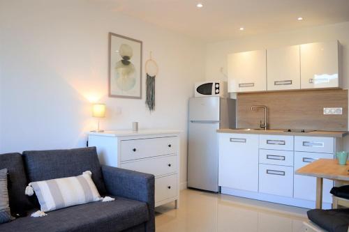 LV090-014 Studio 2 couchages LE LAVANDOU