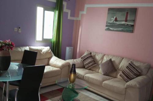 Apartment - Sleeps 2 - Parking - Balcony in Bonabéri