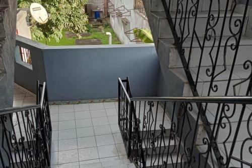 Apartment - Sleeps 2 - Parking - Balcony in Bonabéri