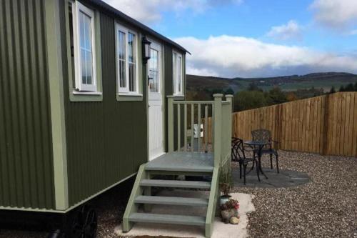 Cabin for 2 with walks WiFi bat and restaurant in Форфар