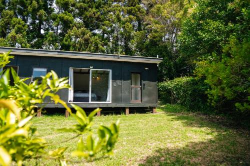 Viesnīcas āriene, Stoneybrook Cabins in Waimauku