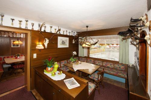 Restaurant, Pension Alpenrose near Hochzeller-Alm