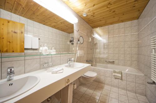 Waldhotel Arosa - image 4