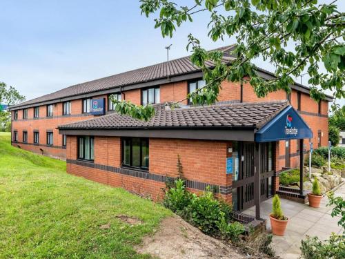 . Travelodge Middlewich