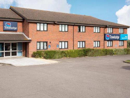 . Travelodge Bristol Severn View M48