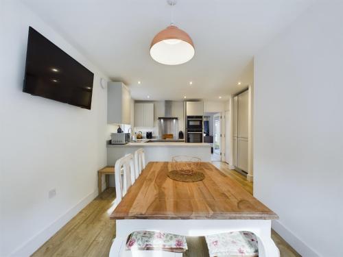 Westbury Getaway - Large 3 Bedroom House in Chapmanslade