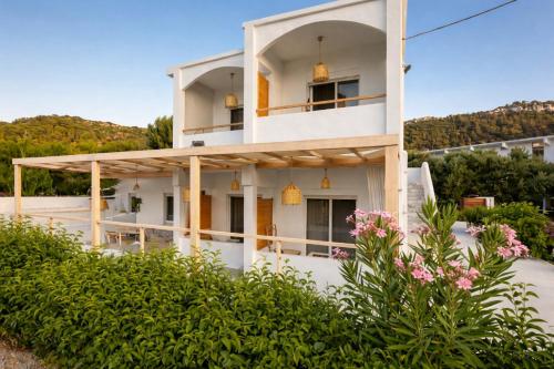 ANGELOS STUDIOS - Mediterranean Simple Living - Faliraki, Rhodes - Upper Floor 3 & 4 5