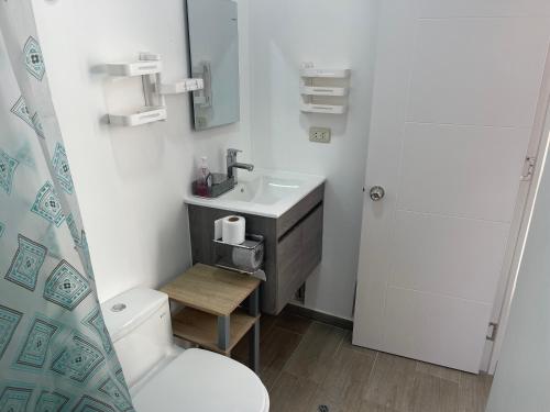 Departamento amoblado en zona exclusiva de piura
