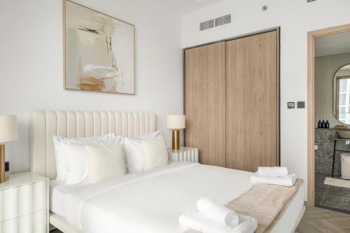 VayK - Luxury 1 BD with Panoramic Canal Views - image 9