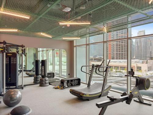 VayK - Luxury 1 BD with Panoramic Canal Views - image 7