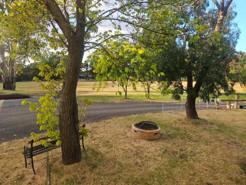 Lodge 2, Family Luxury Country Retreat Spa & Pool in Diamond Creek