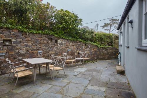 The Old Post Office Private Parking & Garden in Carloggas