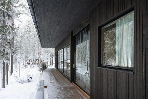 A unique lakeside cottage in Ylikyla