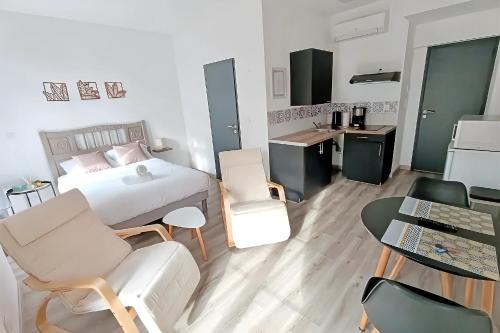 Apt 7, 2ème étage, Studio de 24 m2 avec terrasse plein sud,