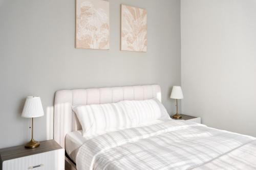 1BR - Peninsula One - image 9