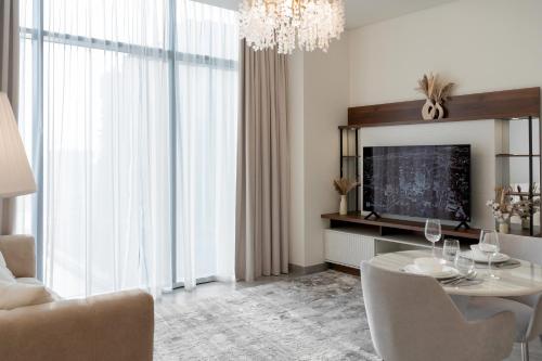 1BR - Peninsula One - image 6