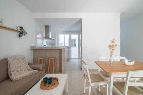 3 bedrooms, 6 beds