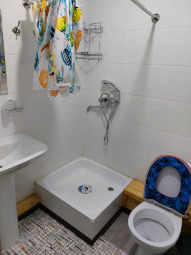 Shower, Uhum Mountain Guesthouse in Forish