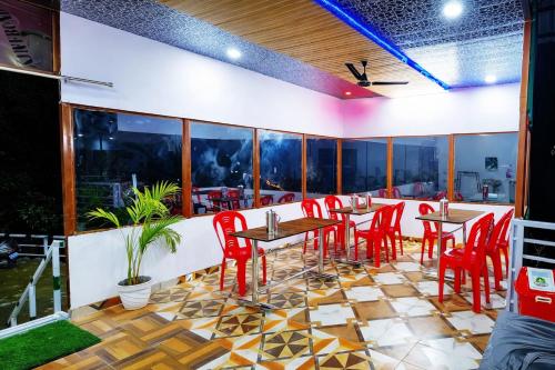 Shiv Shankar Hotel And Resort in Phata
