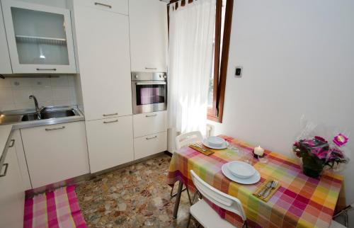 Carampane - Your nice flat near Rialto Bridge, Benátky (fotografie 9)