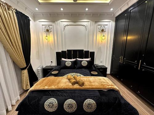 3 Bed House In DHA Phase 9 Town Lahore near Dolman - image 11