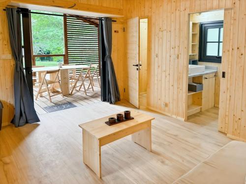 Guestroom, Chalet sur pilotis, sejour insolite en foret 5pers in Lapleau