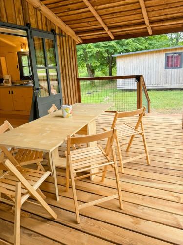 Balcony/terrace, Chalet sur pilotis, sejour insolite en foret 5pers in Lapleau