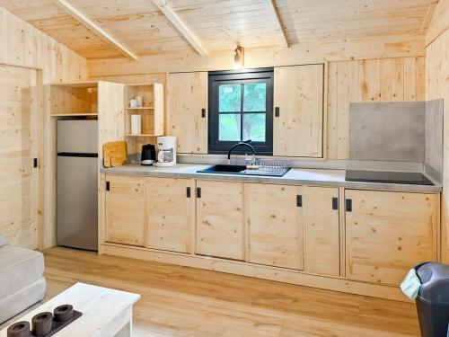 Chalet sur pilotis, sejour insolite en foret 5pers in Lapleau