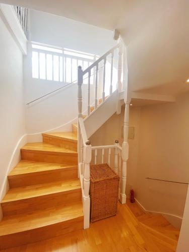 Luxury Belgrave Square Private Mews TownHouse - image 8