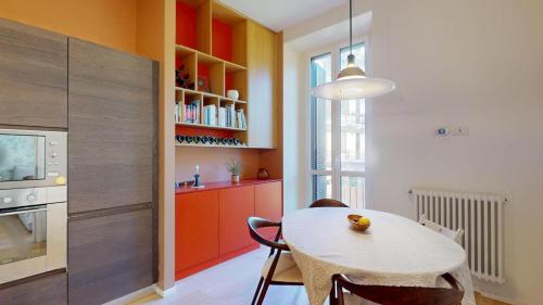 Vinella's House, Milan