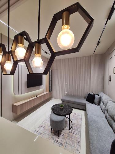Charming 2-Bedroom Apartment in Hamra Beirut - image 10