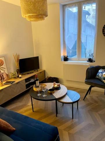 Appartement au centre ville, place Jean Moulin in มูแล็ง