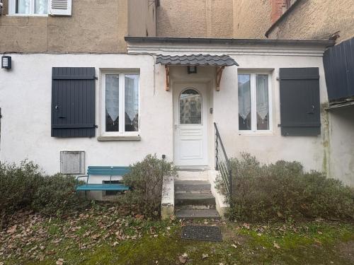 ทางเข้า, Appartement au centre ville, place Jean Moulin in มูแล็ง