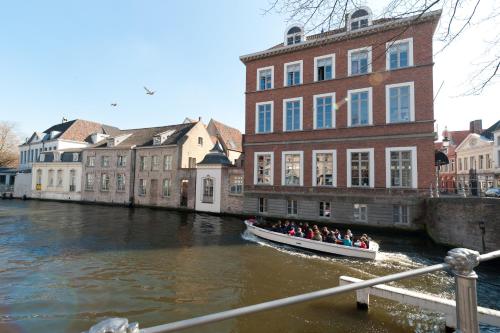 Canalview Hotel Ter Reien - image 12