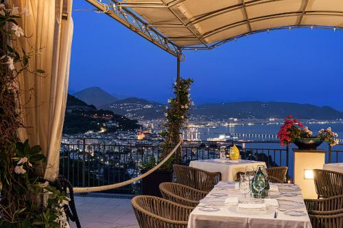 餐廳, 拉圖健身水療酒店 (Hotel Raito Wellness & SPA) in 維耶特利蘇瑪雷