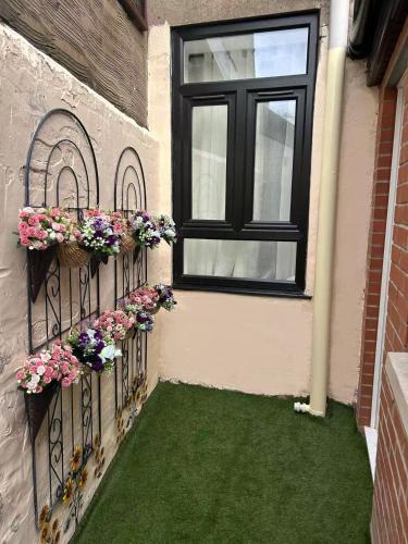 Kert, Entire PurpleStudio near Belfast city centre - Free Parking - Ground floor - Self check in in Ballymacarrett