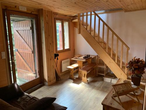 Adorable Chalet Sur le lac de Payolle in Kampana